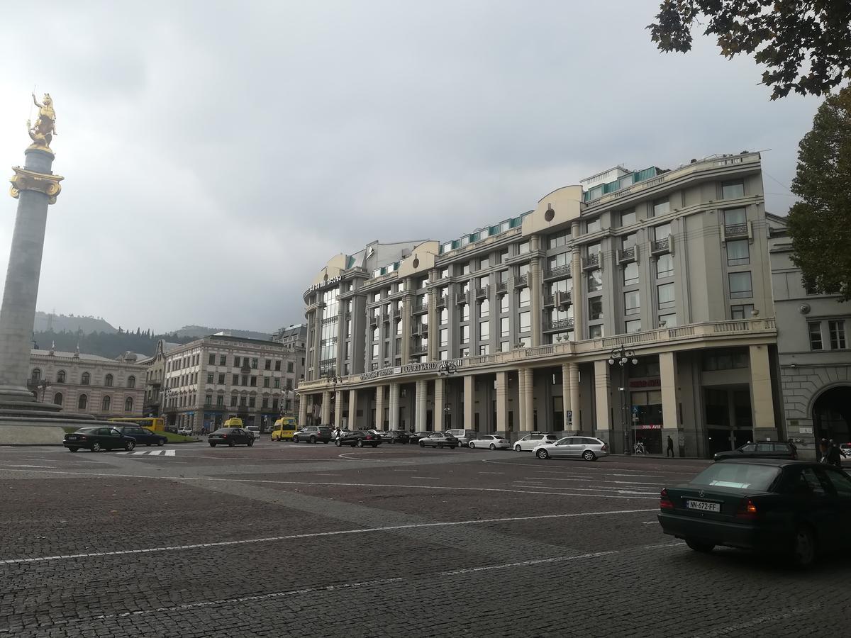 Lucky Apartments Tbilisi Buitenkant foto